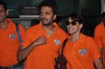 Ritesh Deshmukh, Genelia D Souza with Team Veer Marathi returns from Ranchi in Mumbai on 25th Feb 2013 (9).JPG